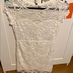 White beautiful dress to your knees